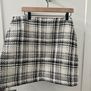 NWT: Loft black and white mini knit skirt 14p